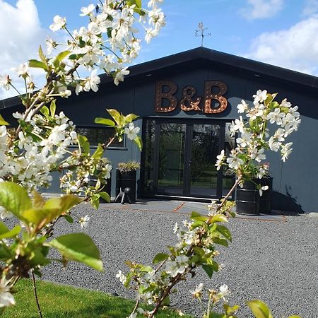 Bed and Breakfast Hippe Schuur Tytsjerk Exterior foto