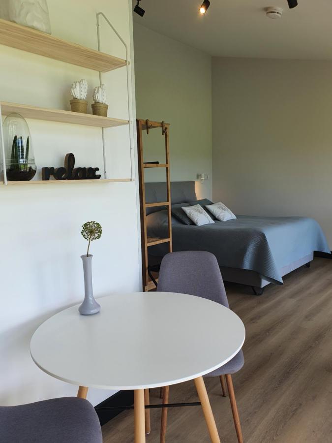 Bed and Breakfast Hippe Schuur Tytsjerk Exterior foto