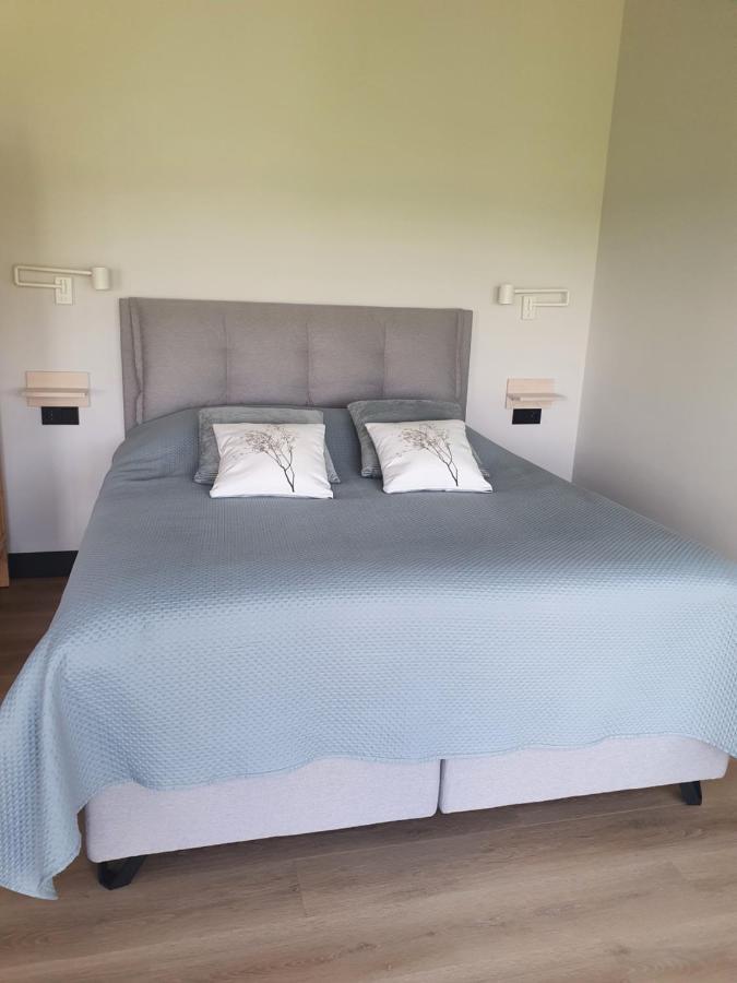 Bed and Breakfast Hippe Schuur Tytsjerk Exterior foto