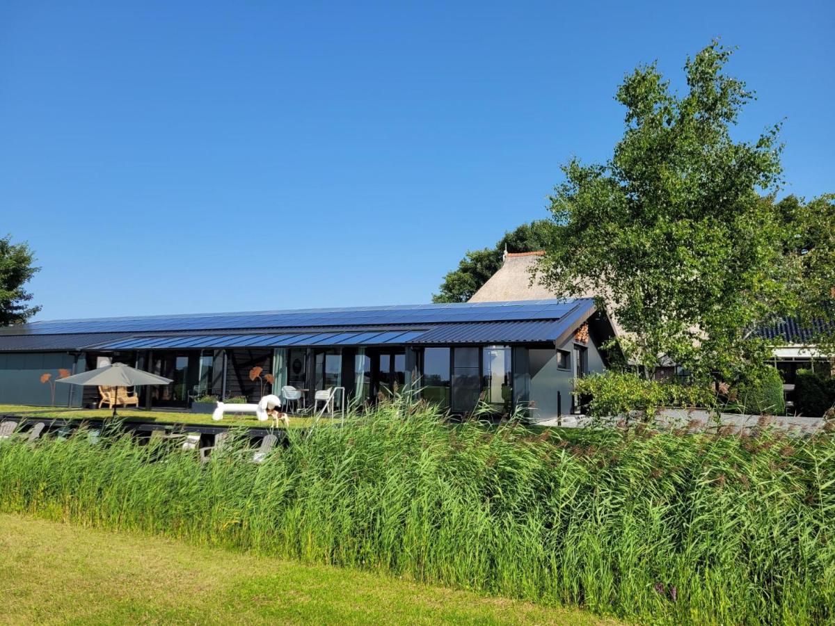 Bed and Breakfast Hippe Schuur Tytsjerk Exterior foto