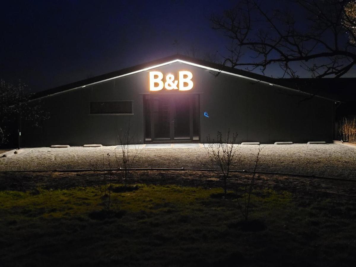 Bed and Breakfast Hippe Schuur Tytsjerk Exterior foto
