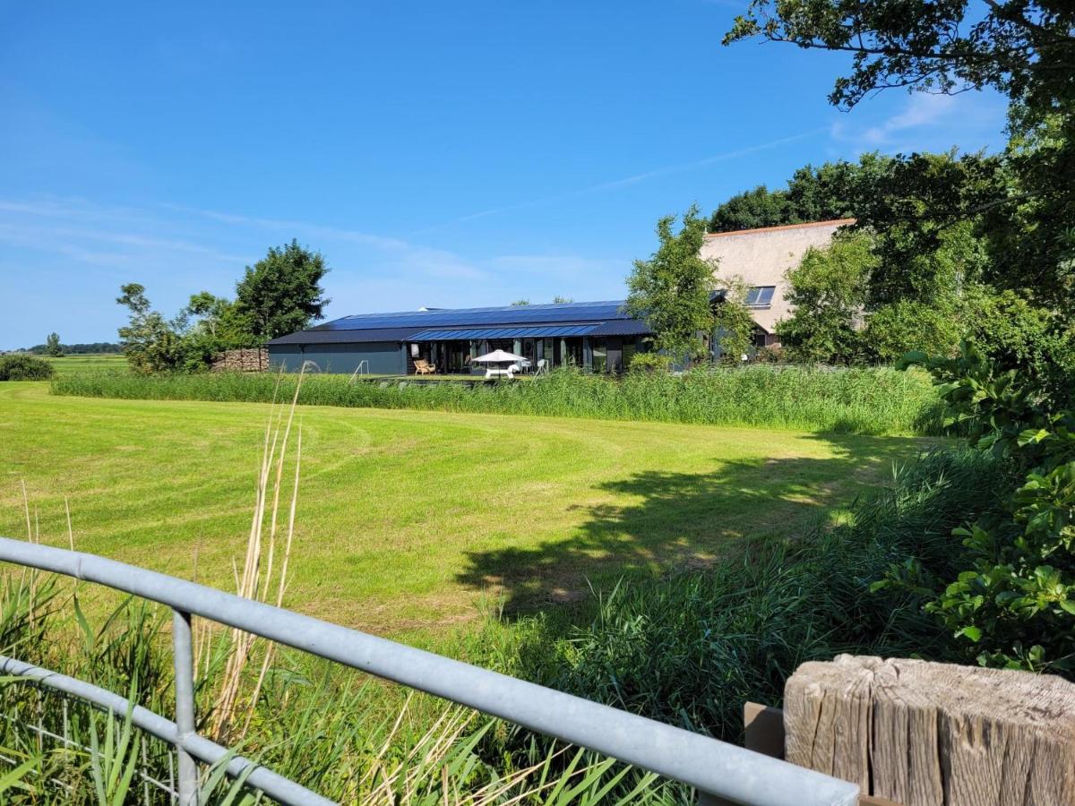 Bed and Breakfast Hippe Schuur Tytsjerk Exterior foto