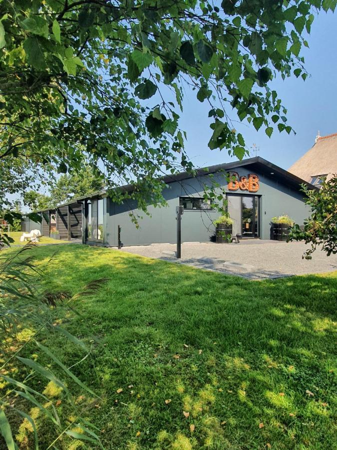 Bed and Breakfast Hippe Schuur Tytsjerk Exterior foto