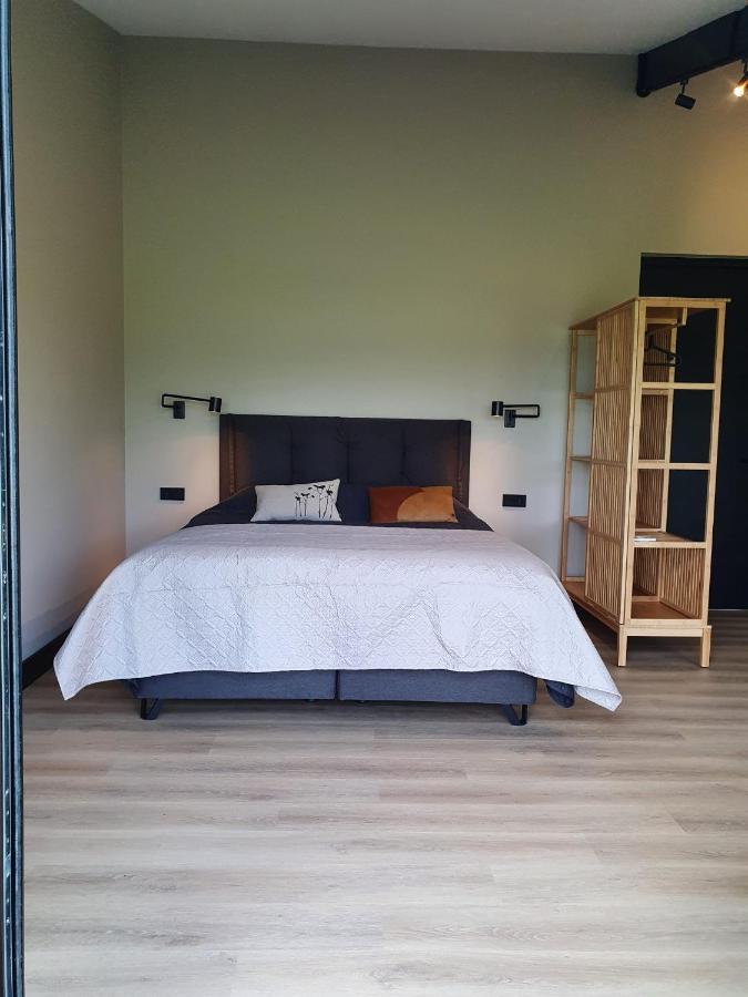 Bed and Breakfast Hippe Schuur Tytsjerk Exterior foto