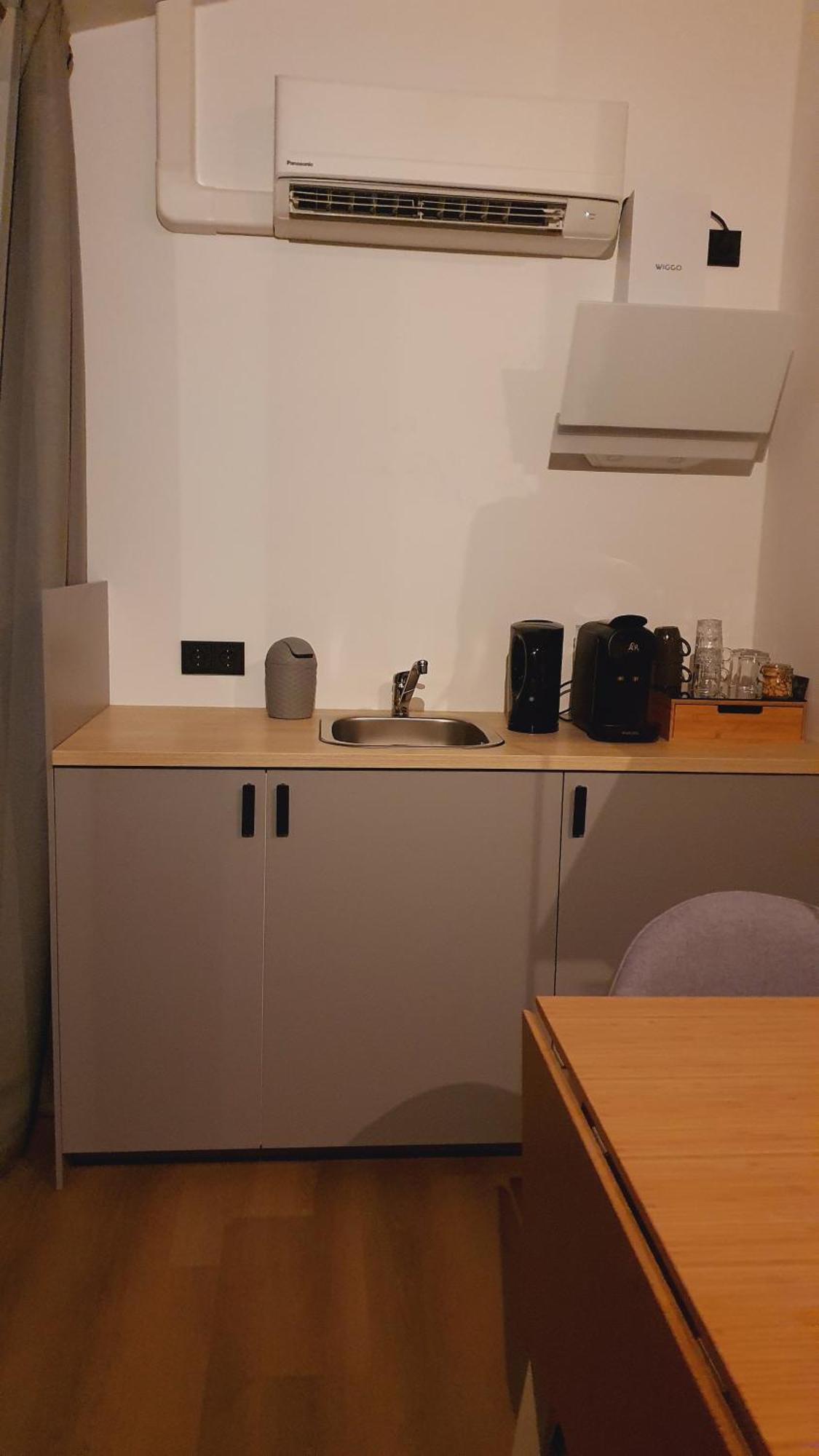 Bed and Breakfast Hippe Schuur Tytsjerk Exterior foto